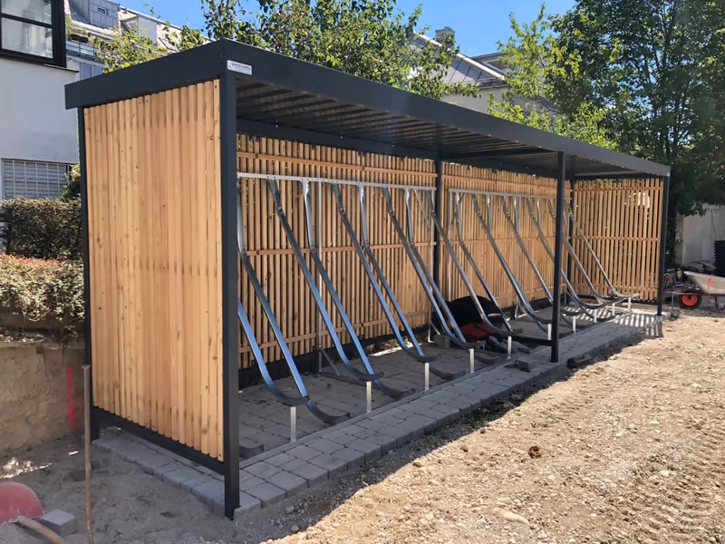 Holzlattung Lärche senkrecht