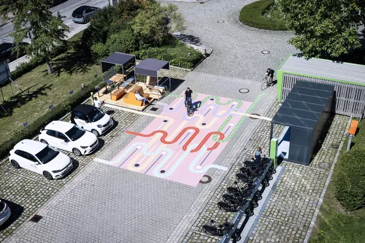 Mobilität der Zukunft: Wie Parklets und Servicestationen unsere Städte verändern
