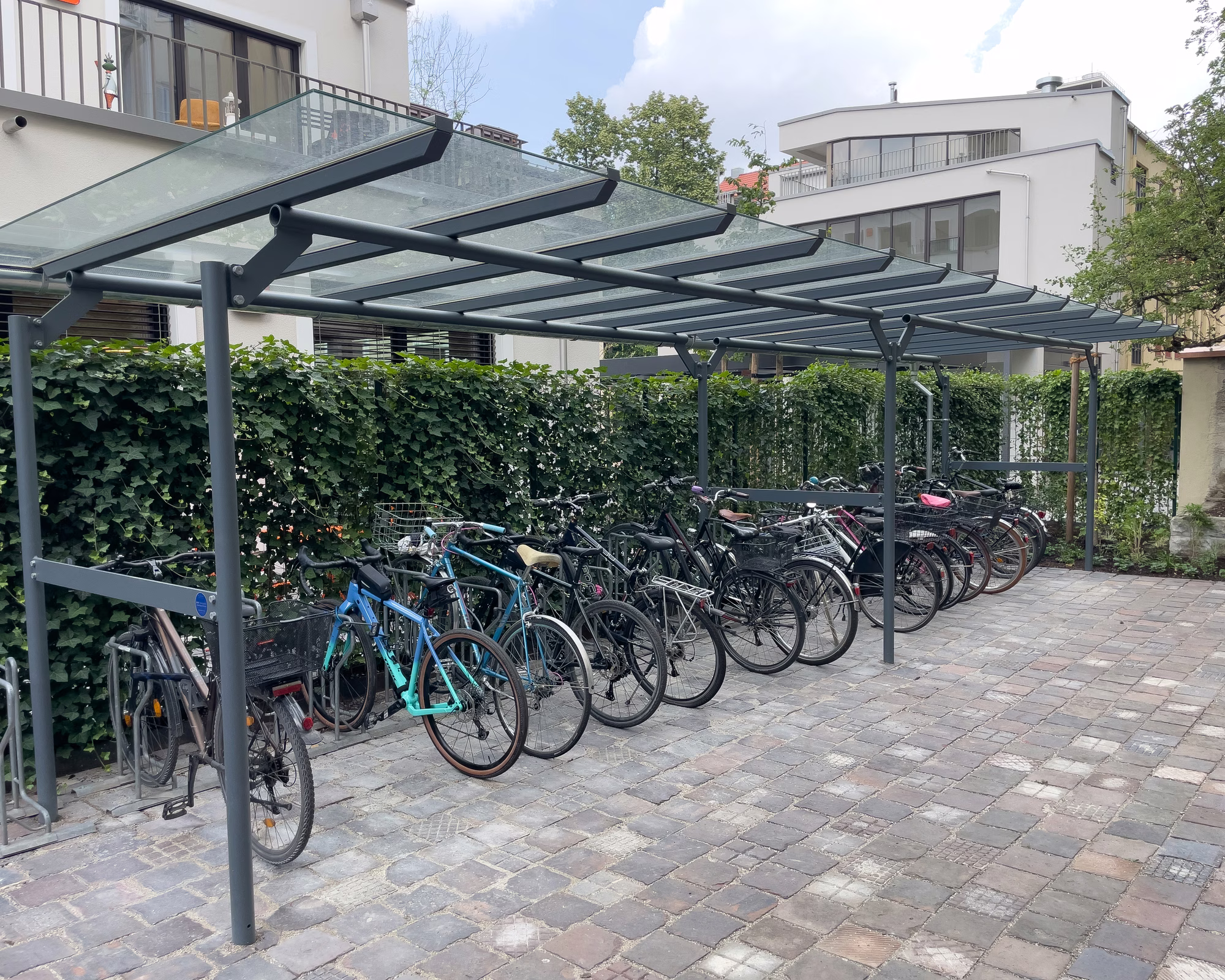 Fahrradüberdachung Amalienstraße